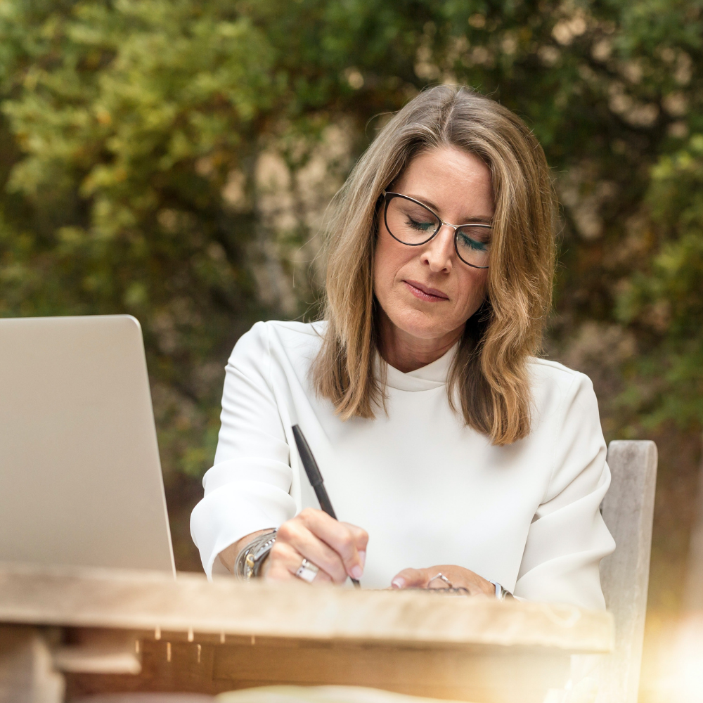 A Guide to Using Cognitive Behavioral Therapy (CBT) During Menopause